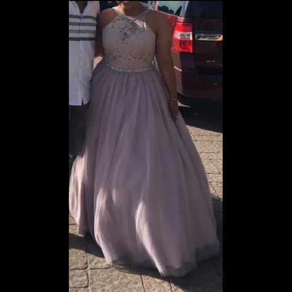 Prom dress - Picture 2 of 8